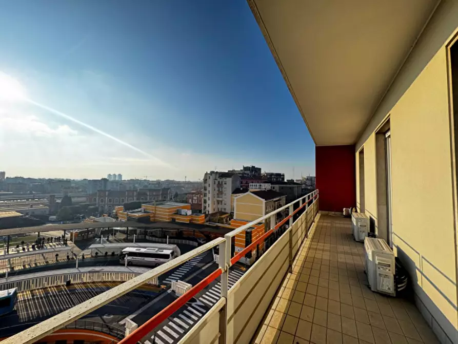 Immagine 1 di Ufficio in affitto  a Brescia