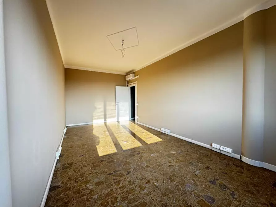 Immagine 7 di Ufficio in affitto  a Brescia