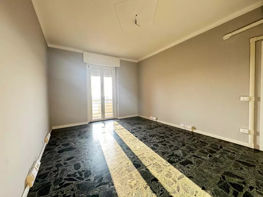 Immagine 14 di Ufficio in affitto  a Brescia