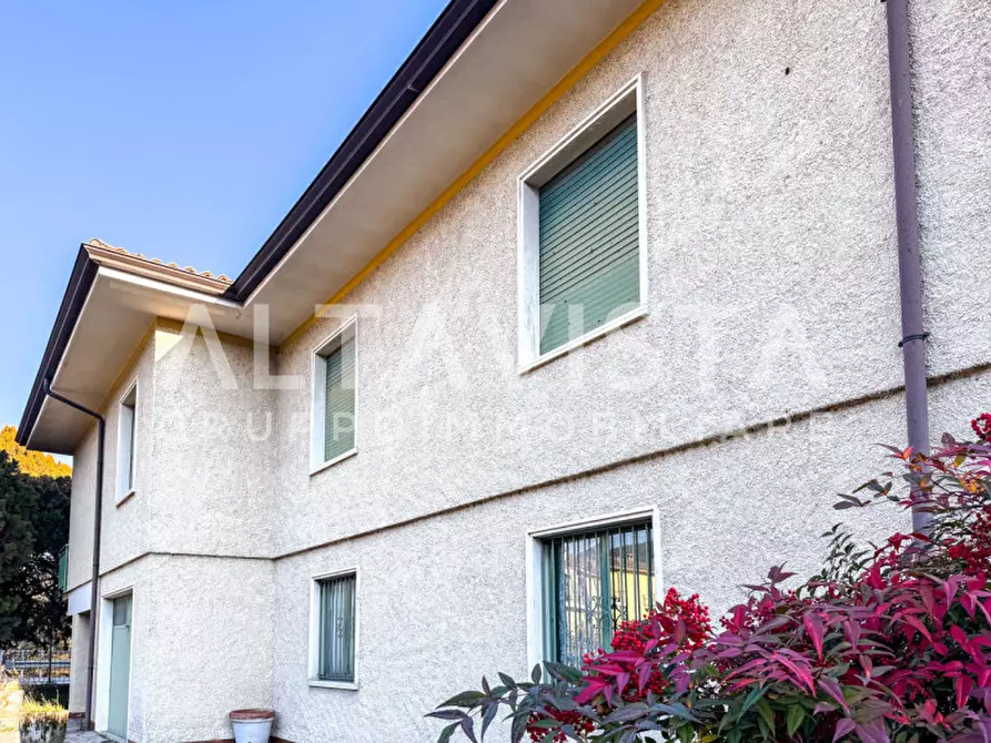 Immagine 3 di Villa in vendita  in Via dei Marmi a Nuvolera