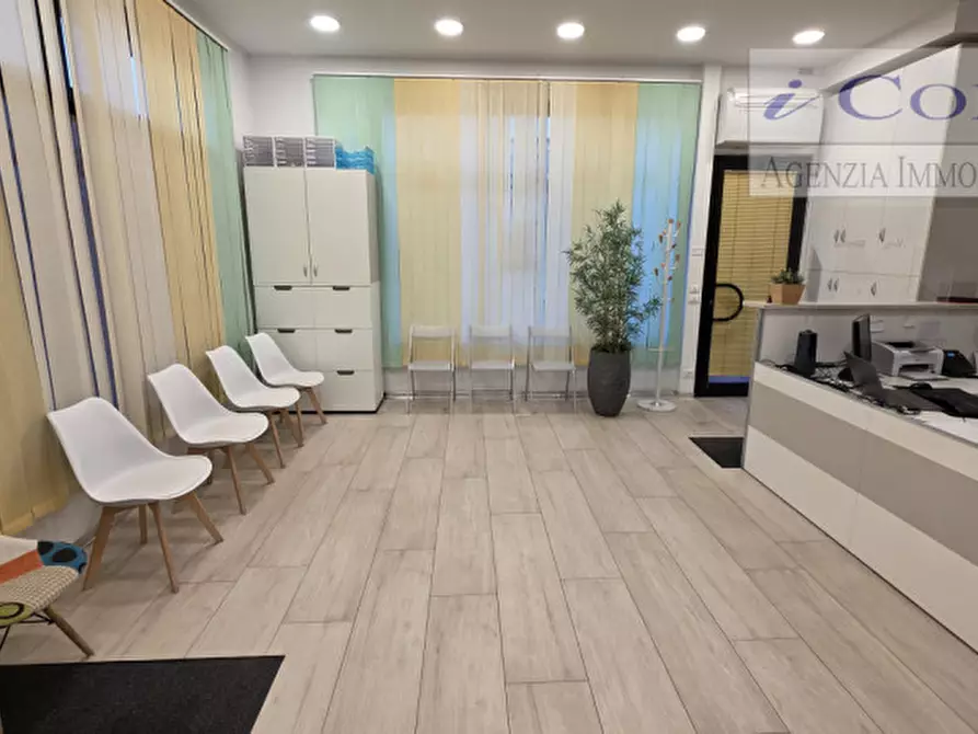 Immagine 3 di Negozio in vendita  a Abano Terme