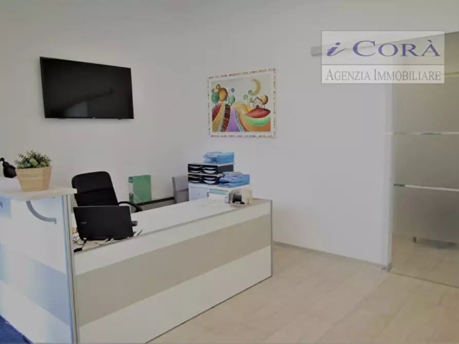 Immagine 4 di Negozio in vendita  a Abano Terme