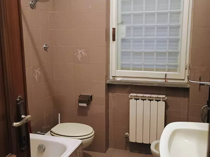 Immagine 9 di Camera in affitto  in Via Zinasco a Roma