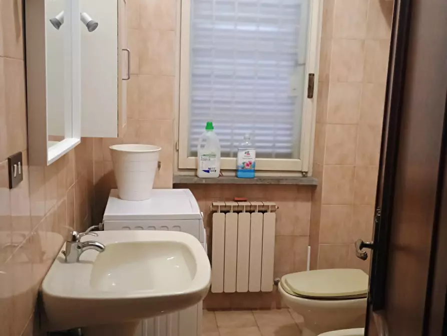 Immagine 10 di Camera in affitto  in Via Zinasco a Roma