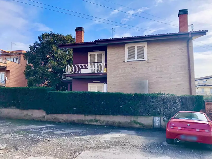 Immagine 13 di Camera in affitto  in Via Zinasco a Roma