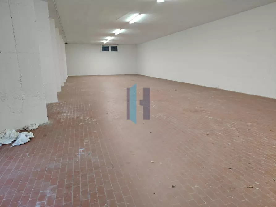 Immagine 2 di Laboratorio in affitto  a Berlingo