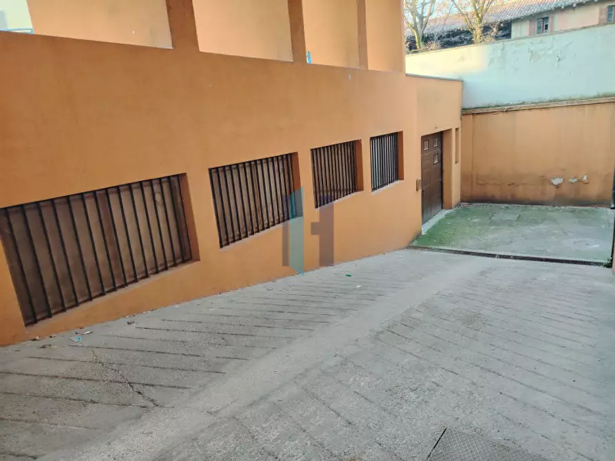 Immagine 13 di Laboratorio in affitto  a Berlingo