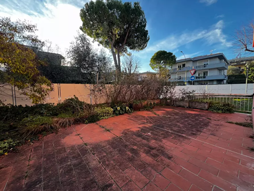 Immagine 5 di Appartamento in vendita  a Desenzano Del Garda