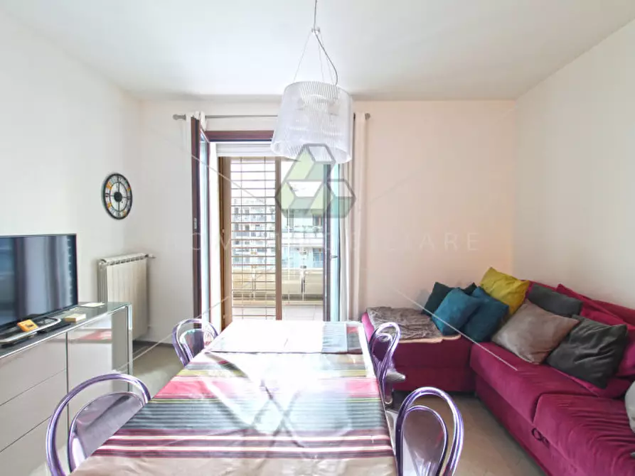 Immagine 2 di Appartamento in vendita  in Via Luigi De Marchi a Roma