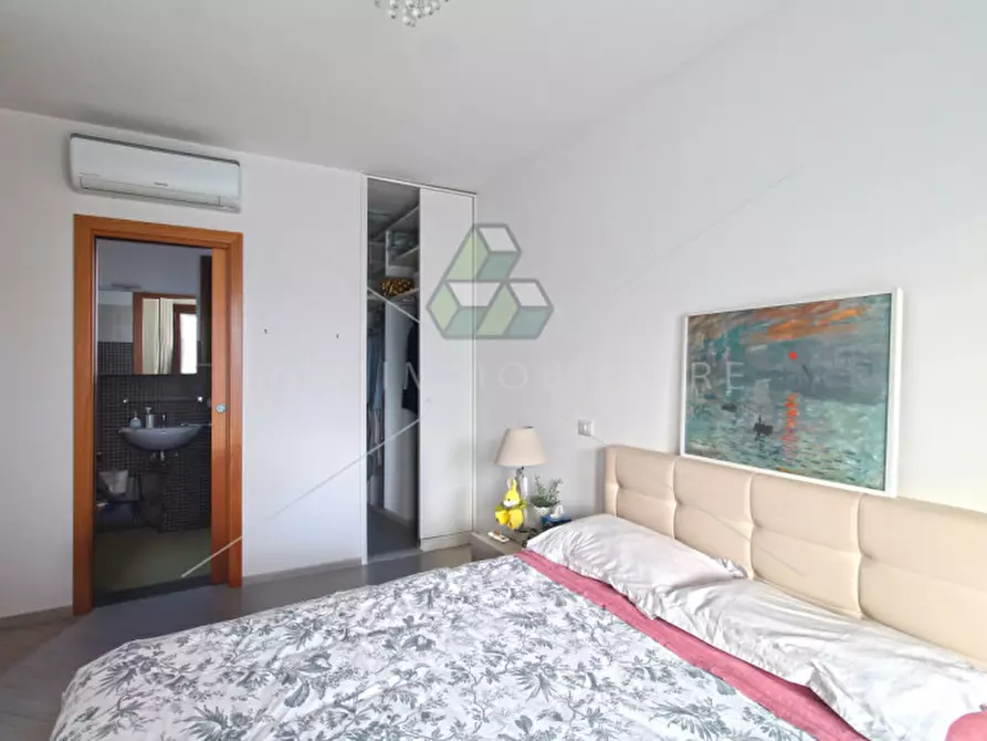 Immagine 9 di Appartamento in vendita  in Via Luigi De Marchi a Roma