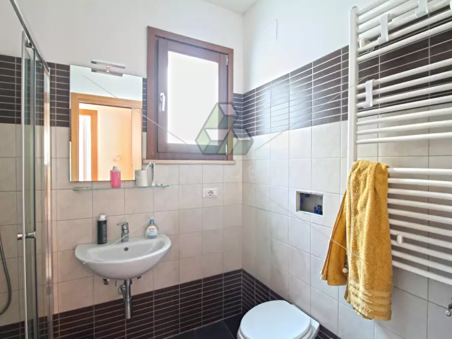 Immagine 12 di Appartamento in vendita  in Via Luigi De Marchi a Roma