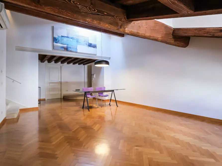 Immagine 1 di Appartamento in vendita  in Galleria del Pozzo Rosso a Vicenza