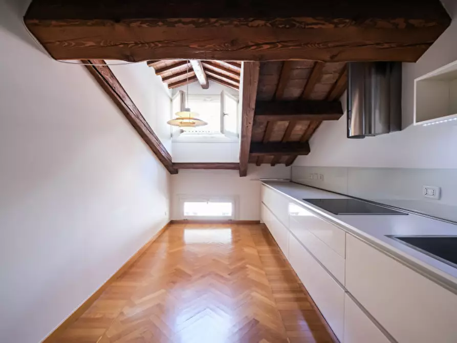 Immagine 7 di Appartamento in vendita  in Galleria del Pozzo Rosso a Vicenza