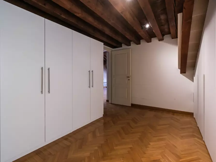 Immagine 16 di Appartamento in vendita  in Galleria del Pozzo Rosso a Vicenza