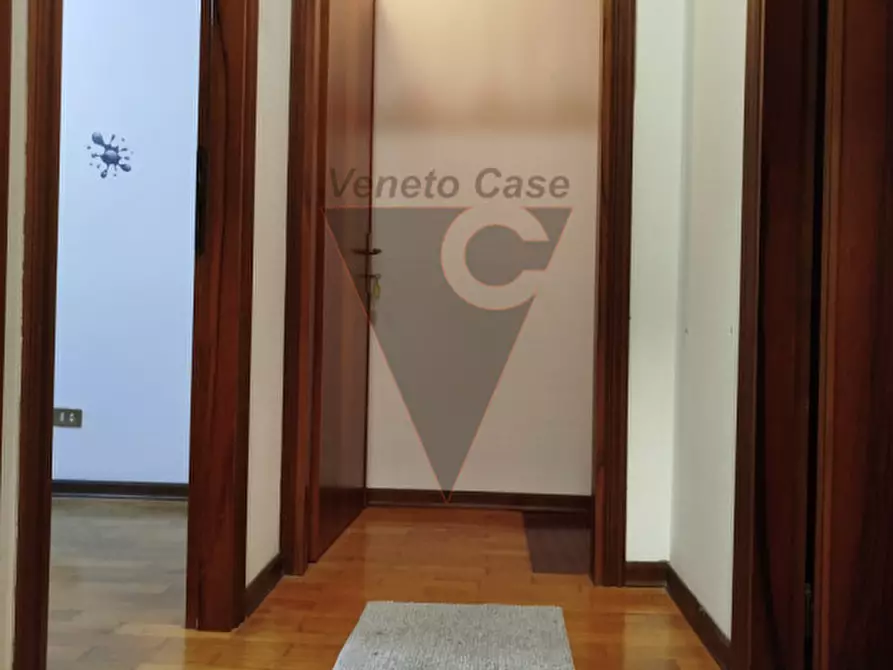 Immagine 15 di Casa trifamiliare in vendita  in VIA GOBBI a Venezia