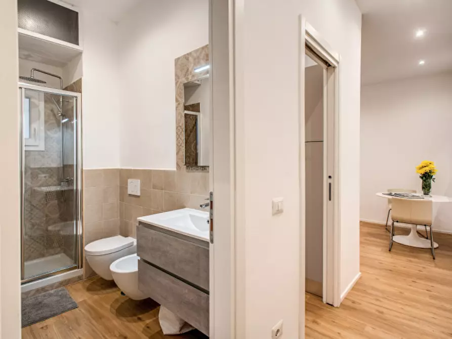 Immagine 9 di Appartamento in affitto  in VICOLO DELLA SCALA a Roma