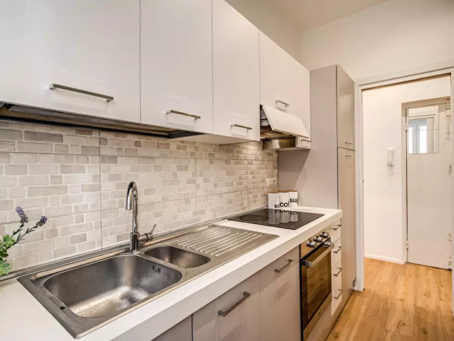 Immagine 12 di Appartamento in affitto  in VICOLO DELLA SCALA a Roma