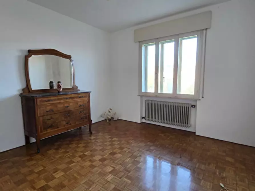 Immagine 9 di Casa bifamiliare in vendita  in Via Schiavonesca Nuova 12 - 13 a Volpago Del Montello