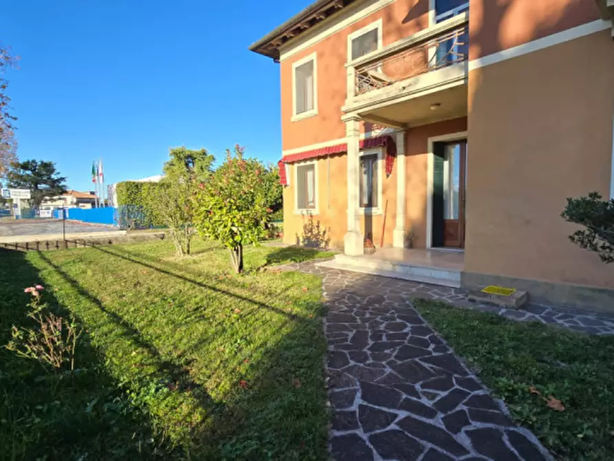 Immagine 20 di Casa bifamiliare in vendita  in Via Schiavonesca Nuova 12 - 13 a Volpago Del Montello