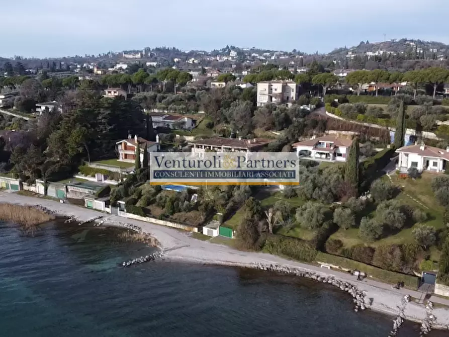 Immagine 1 di Villa in vendita  in Via Meucci a Padenghe Sul Garda