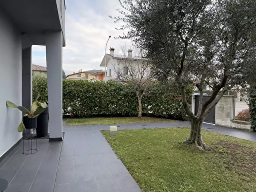 Immagine 13 di Appartamento in vendita  in Via Silvio Pellico, 2 a Zanè