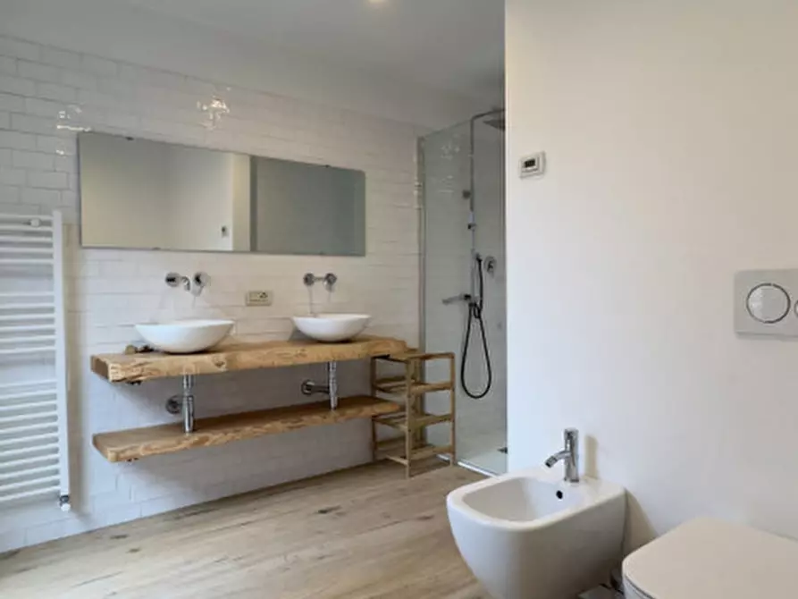 Immagine 33 di Appartamento in vendita  in Via Silvio Pellico, 2 a Zanè