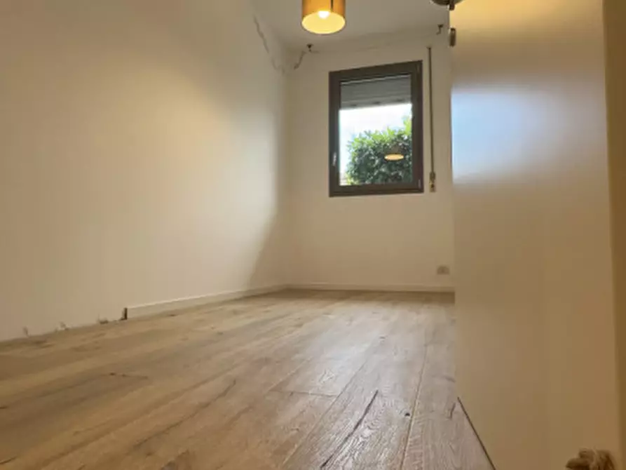 Immagine 38 di Appartamento in vendita  in Via Silvio Pellico, 2 a Zanè