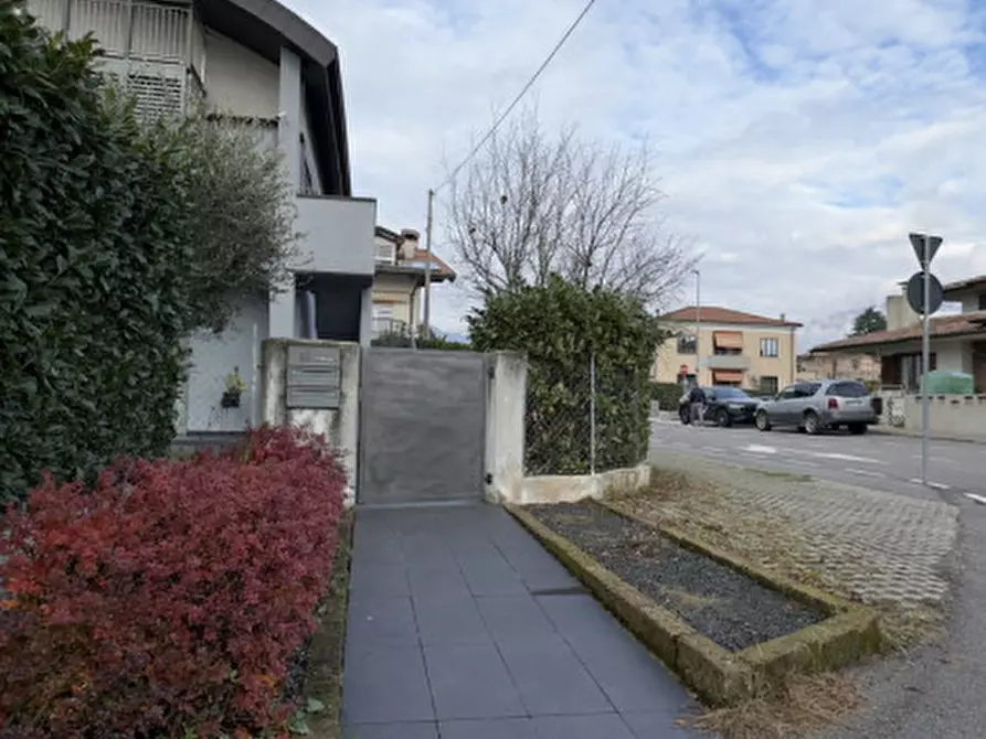 Immagine 48 di Appartamento in vendita  in Via Silvio Pellico, 2 a Zanè