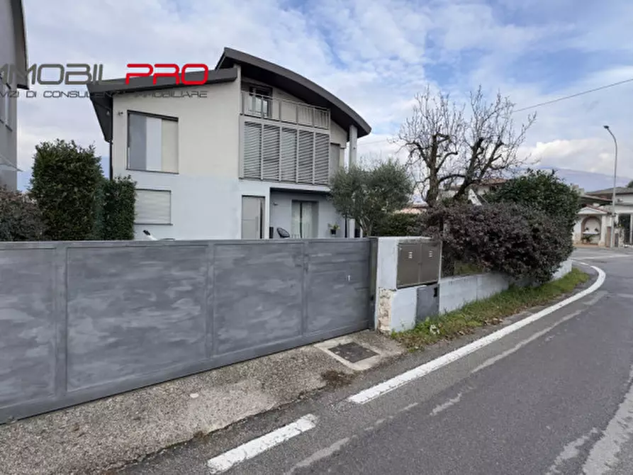 Immagine 49 di Appartamento in vendita  in Via Silvio Pellico, 2 a Zanè