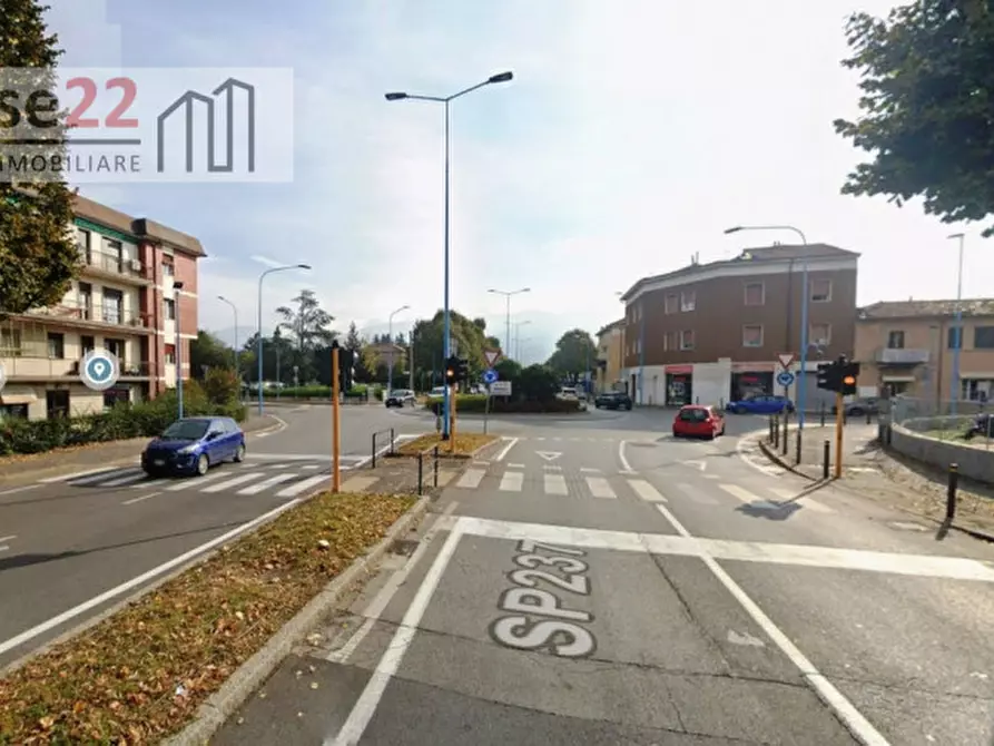 Immagine 1 di Negozio in vendita  in Via Guglielmo Oberdan a Brescia