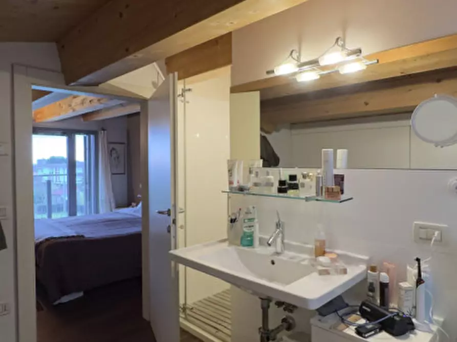 Immagine 42 di Appartamento in vendita  in Via Silvio Pellico, 2 a Zanè