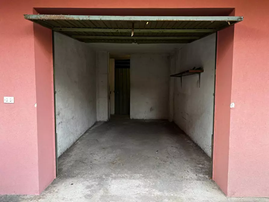 Immagine 18 di Appartamento in vendita  a Desenzano Del Garda