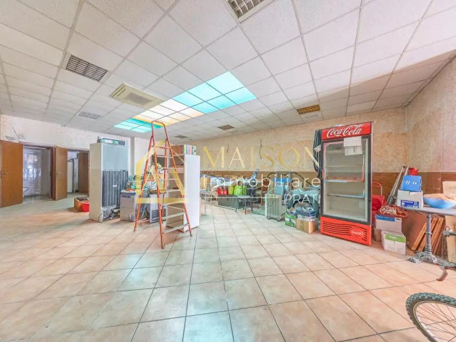 Immagine 4 di Negozio in vendita  in Via dei Reti a Roma