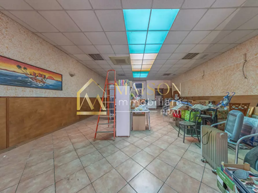 Immagine 5 di Negozio in vendita  in Via dei Reti a Roma