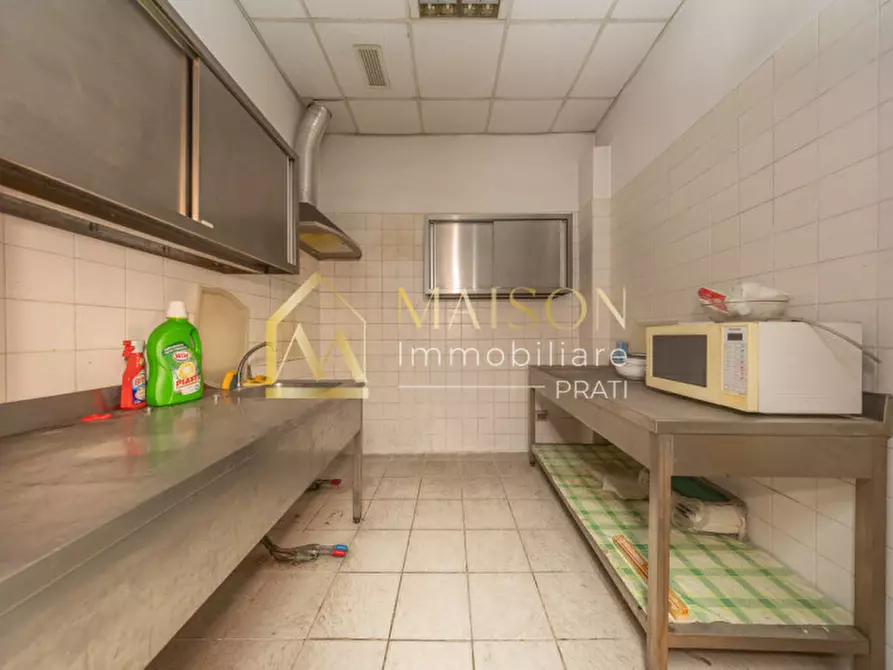 Immagine 16 di Negozio in vendita  in Via dei Reti a Roma