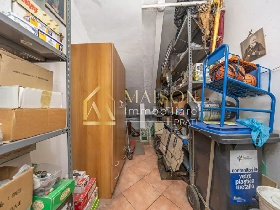 Immagine 22 di Negozio in vendita  in Via dei Reti a Roma