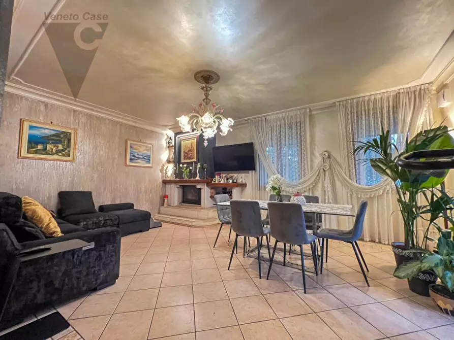 Immagine 1 di Villa in vendita  in Via Verdi a Cona