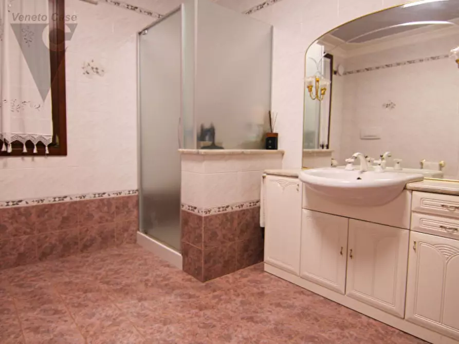 Immagine 24 di Villa in vendita  in Via Verdi a Cona