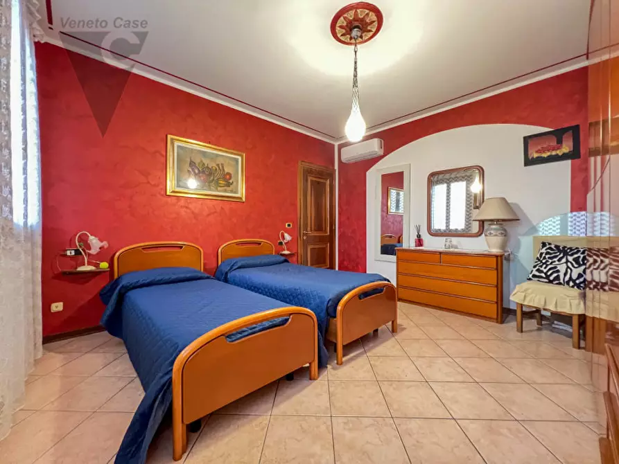 Immagine 26 di Villa in vendita  in Via Verdi a Cona