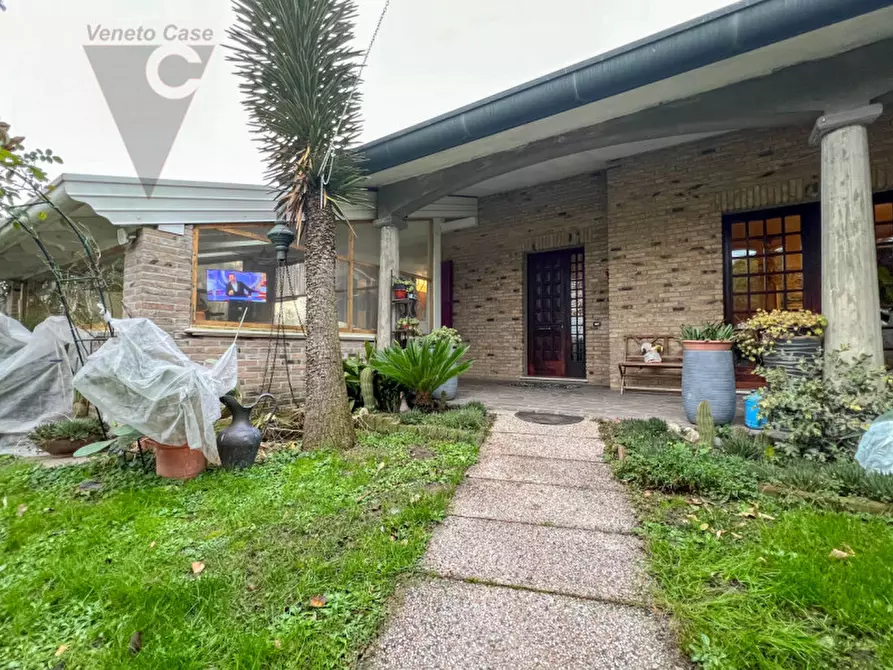 Immagine 41 di Villa in vendita  in Via Verdi a Cona