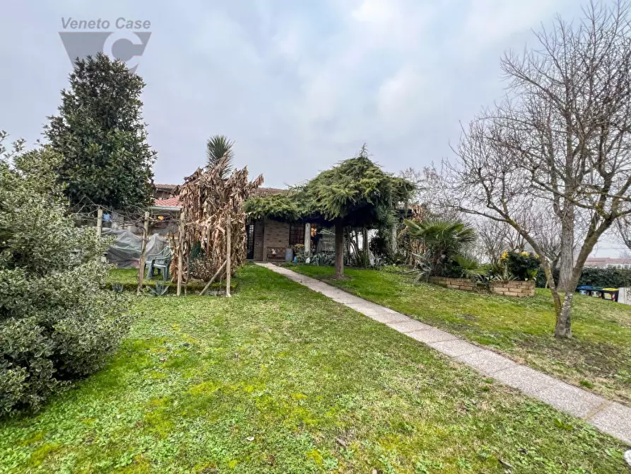 Immagine 43 di Villa in vendita  in Via Verdi a Cona