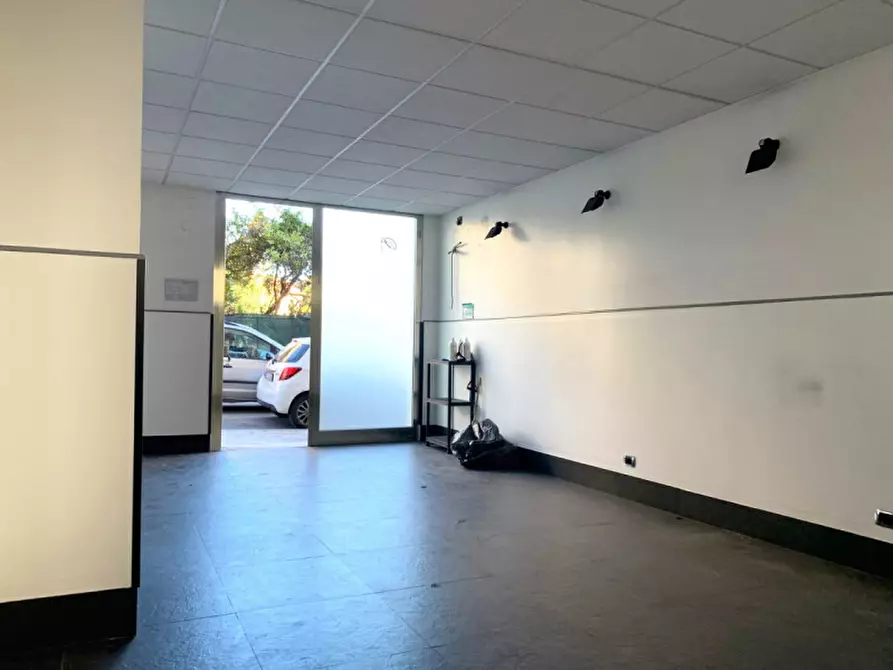 Immagine 4 di Negozio in affitto  in Via Principe di Paternò 48 a Palermo