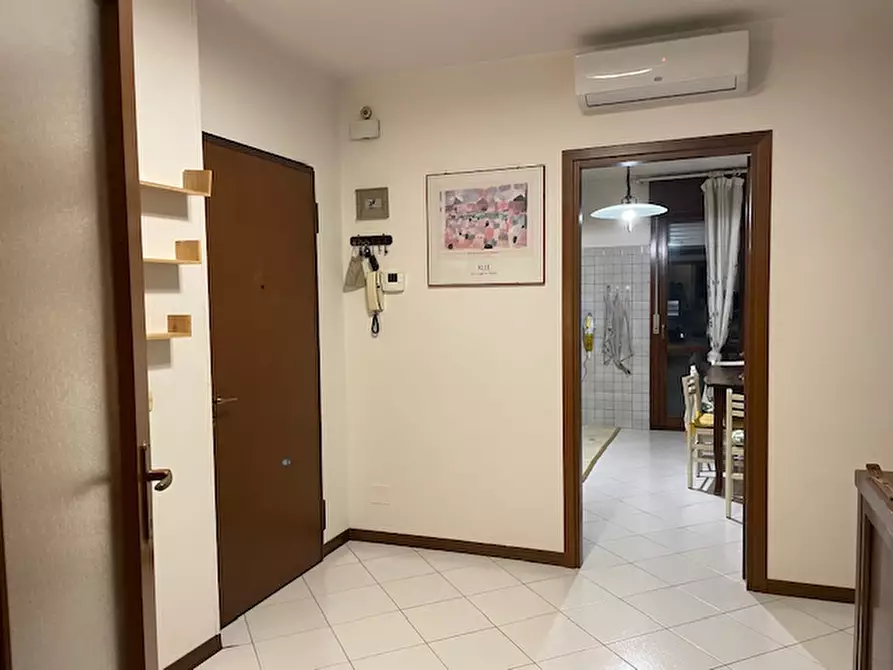 Immagine 7 di Appartamento in vendita  in viale caduti di fani a Fosso'