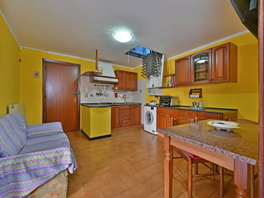 Immagine 4 di Appartamento in vendita  in Piazza Antonio Gramsci a Quiliano