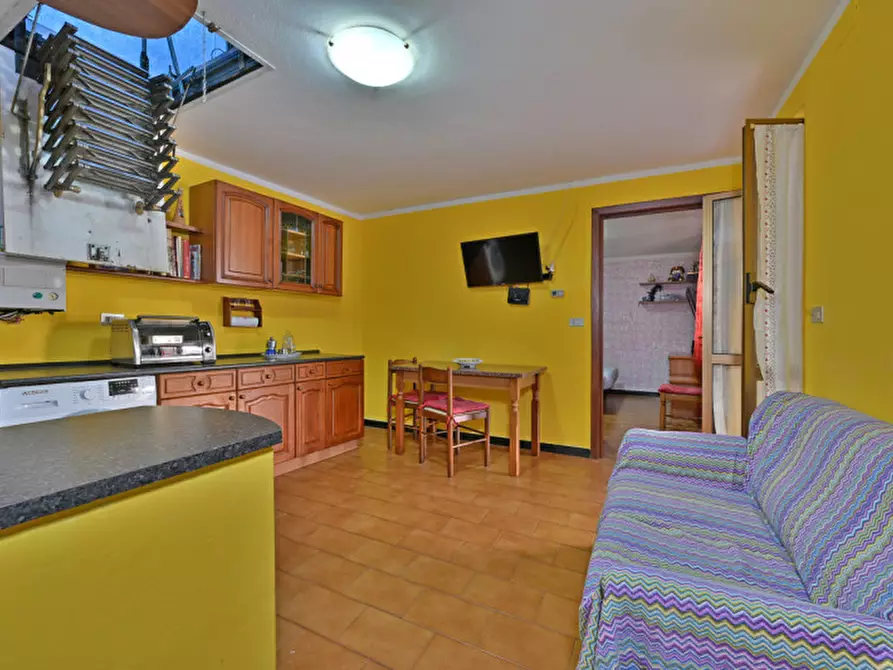 Immagine 5 di Appartamento in vendita  in Piazza Antonio Gramsci a Quiliano