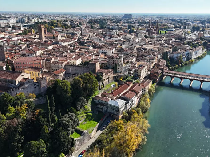 Immagine 1 di Appartamento in affitto  in Piazza Giuseppe Garibaldi a Bassano Del Grappa