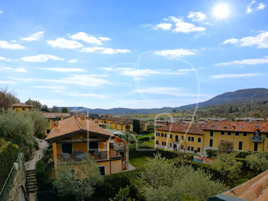 Immagine 10 di Villetta a schiera in vendita  a Costermano sul Garda