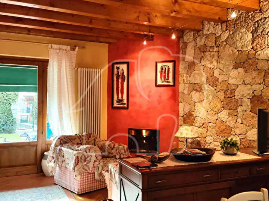 Immagine 13 di Villetta a schiera in vendita  a Costermano sul Garda