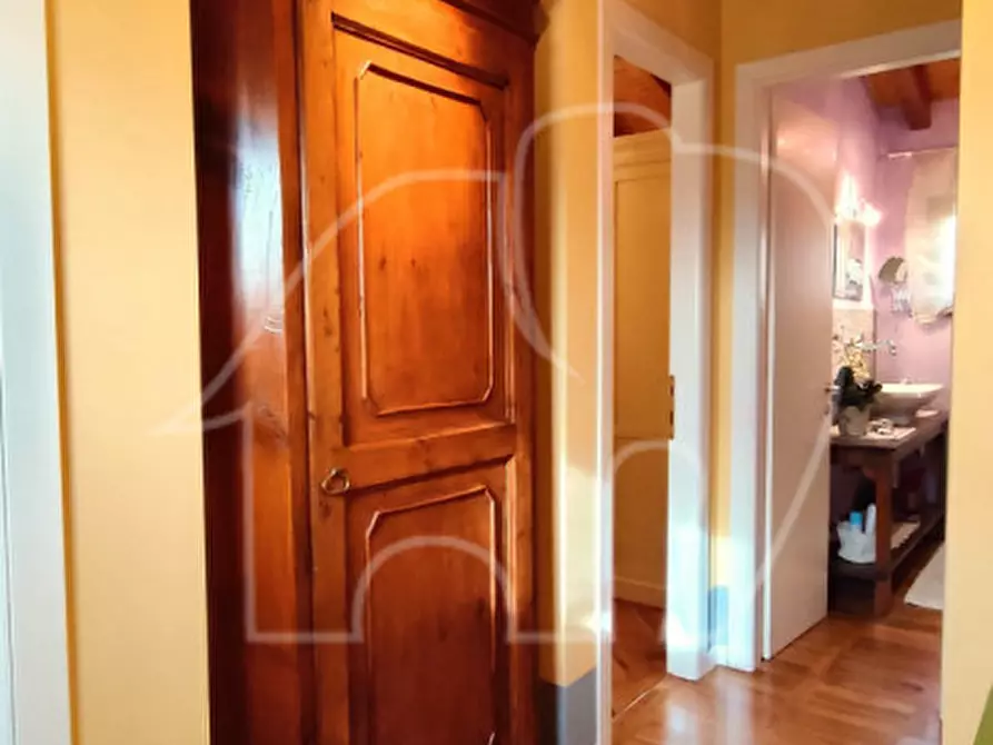 Immagine 21 di Villetta a schiera in vendita  a Costermano sul Garda