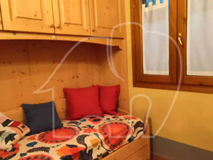 Immagine 29 di Villetta a schiera in vendita  a Costermano sul Garda